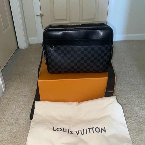 LOUIS VUITTON TROCADERO MESSENGER MM - Picture 3 of 3